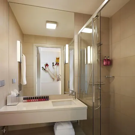 Hotel Moxy Milan Malpensa Airport