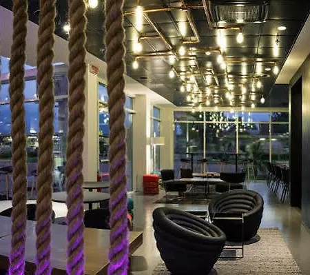 Moxy Milan Malpensa Airport 3* Κάζε Νουόβε