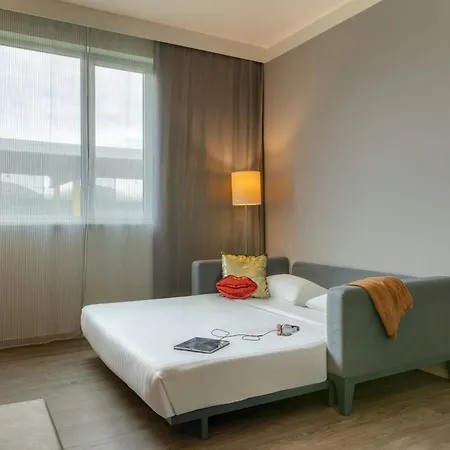 Hotel Moxy Milan Malpensa Airport 3*